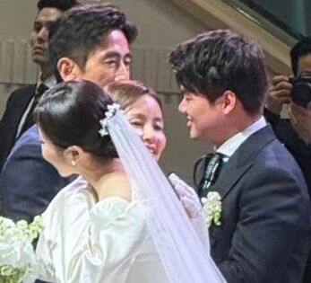 Con trai Cha In Pyo làm đám cưới - Quy trình thay đồ trong phòng sạch dược phẩm theo GMP