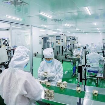 Quy định & tiêu chuẩn bắt buộc cho nhà máy mỹ phẩm ở Việt Nam