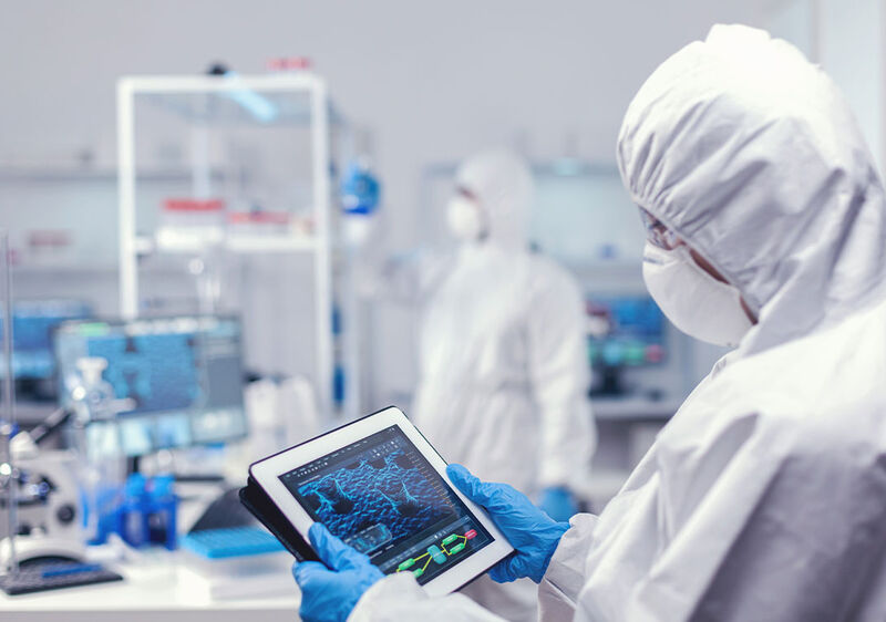 Phòng sạch dược phẩm là gì? Tiêu chuẩn áp dụng trong sản xuất thuốc